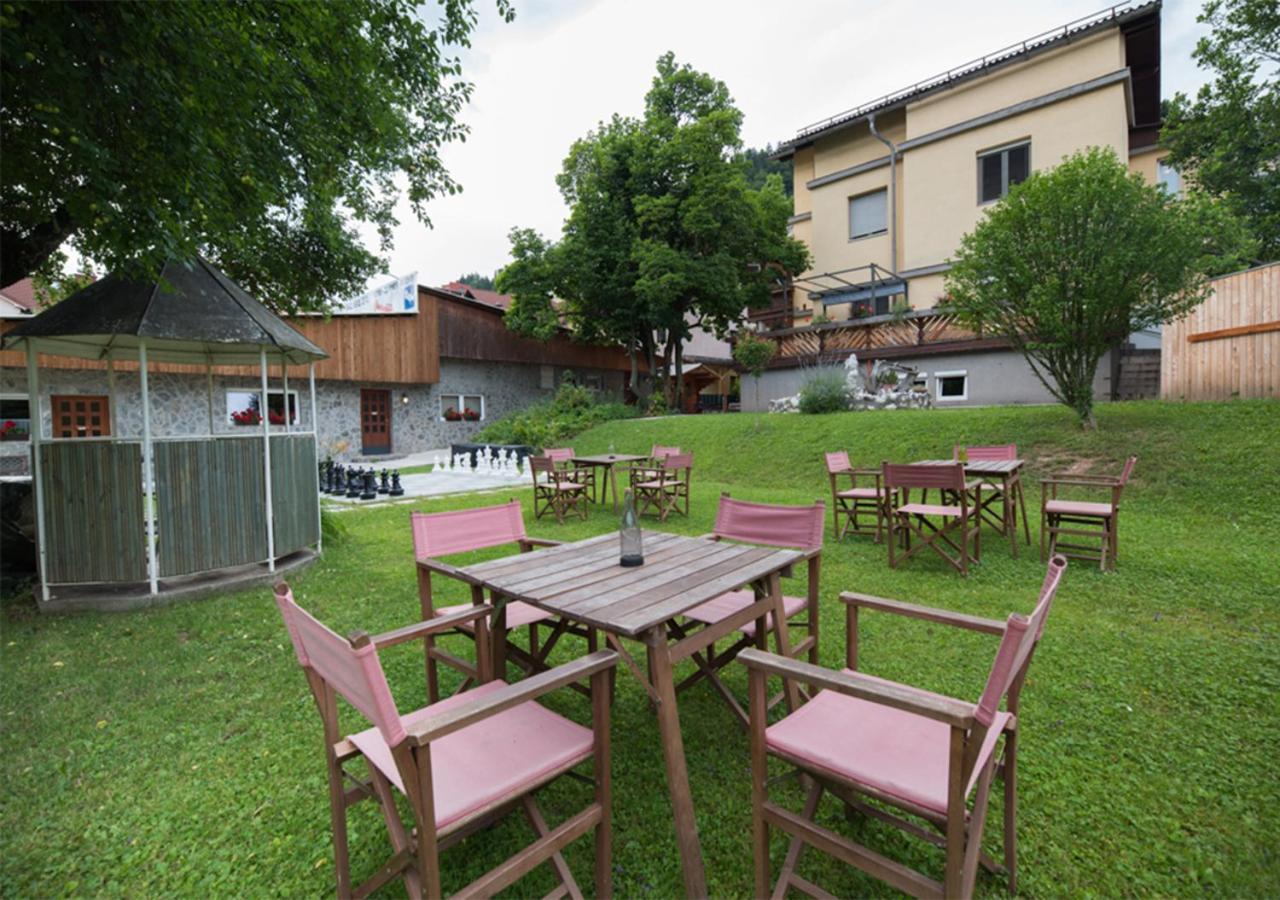 Klub Zlata Ribica Hotell Jesenice Exteriör bild