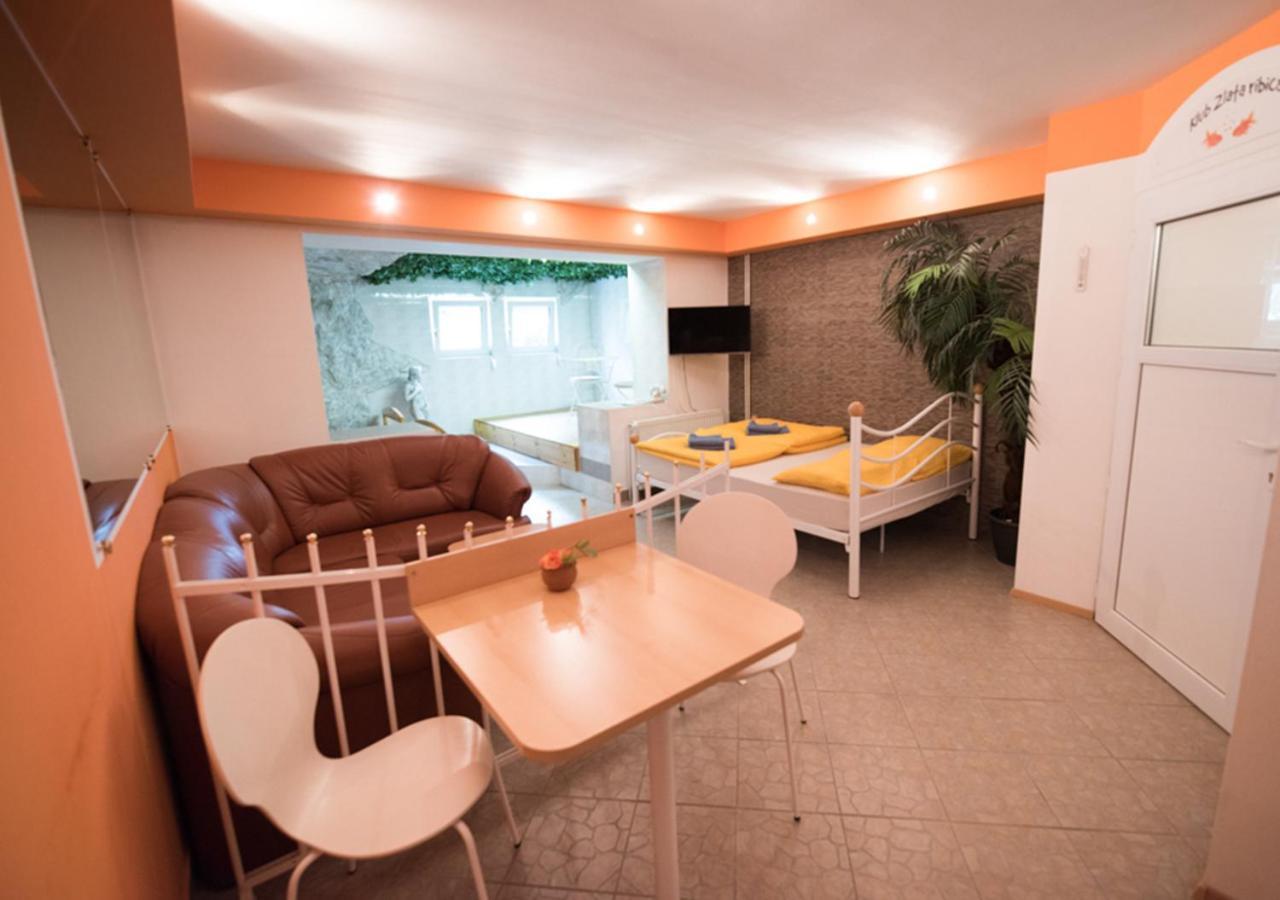 Klub Zlata Ribica Hotell Jesenice Exteriör bild