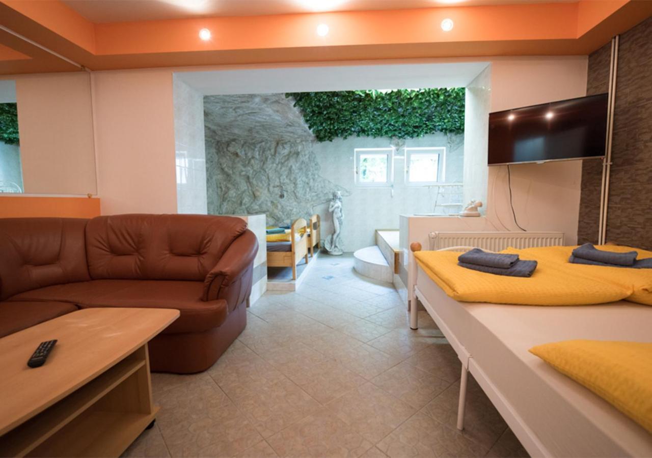 Klub Zlata Ribica Hotell Jesenice Exteriör bild