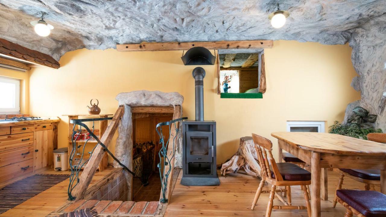 Klub Zlata Ribica Hotell Jesenice Exteriör bild